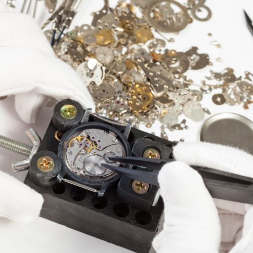 riparazione di un orologio da polso
